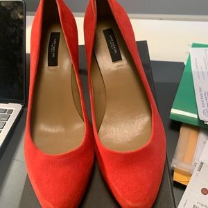 Size 9 Ann Taylor kitten suede heels